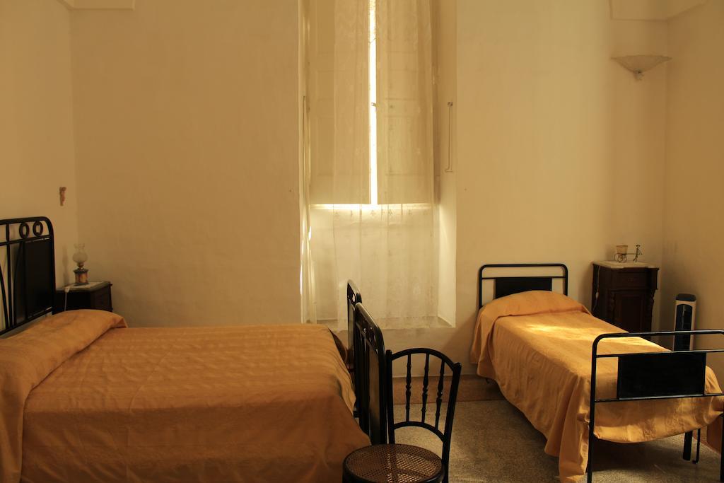 Palazzo Bitonti Bed & Breakfast กาเยียโน เดล คาโป ห้อง รูปภาพ