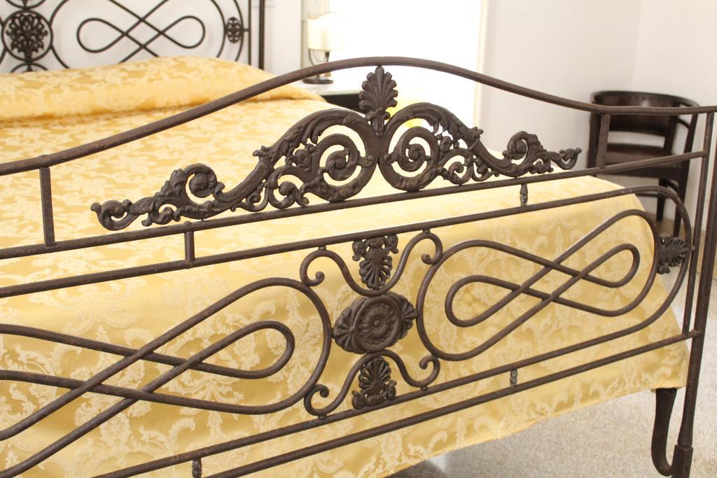 Palazzo Bitonti Bed & Breakfast กาเยียโน เดล คาโป ภายนอก รูปภาพ
